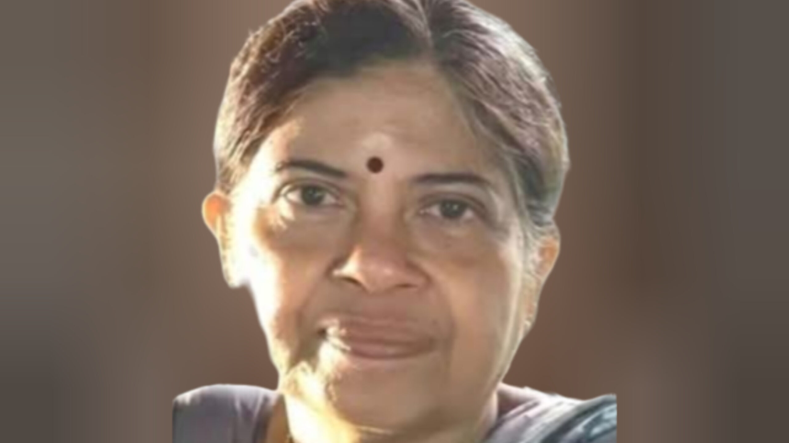 You are currently viewing വീടിന്റെ ടെറസിൽ നിന്ന് വീണ് വീട്ടമ്മയ്ക്ക് ദാരുണാന്ത്യം
