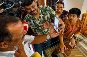 Read more about the article സുരക്ഷിതമായ വീട് പ്രതീക്ഷയുടെ പുതുജീവൻ”; ദുരിതബാധിതരുമായി മുഖ്യമന്ത്രി സംസാരിച്ചു