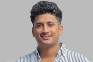 Read more about the article ടർഫിൽ ഫുട്ബോൾ കളിക്കുന്നതിനിടെ 22 വയസുകാരൻ കുഴഞ്ഞുവീണ് മരിച്ചു