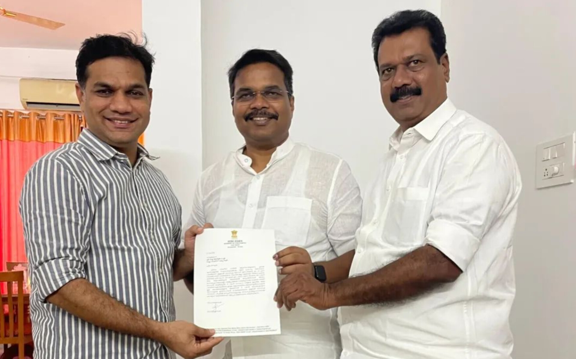 Read more about the article മുനമ്പം ഫിഷറീസ് ഹാർബർ ആധുനികവത്കരണം: ഫിഷറീസ് മന്ത്രിയുടെ നേതൃത്വത്തിൽ ഉന്നതതല യോഗം