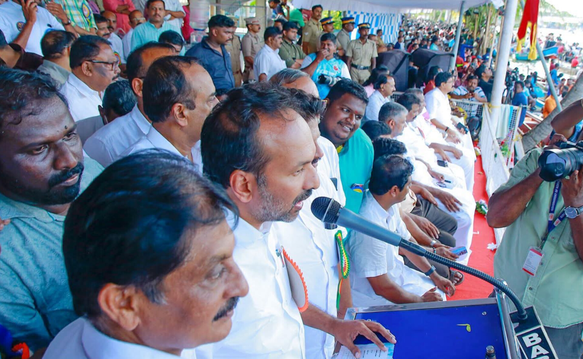 Read more about the article ജലോത്സവങ്ങളെ ലോകത്തിന് മുന്നിൽ അവതരിപ്പിക്കും; ചമ്പക്കുളം മൂലം വള്ളംകളി ഗ്രാൻ്റ് വർധിപ്പിക്കുമെന്ന് മന്ത്രി പി. സി. വിഷ്ണുനാഥ്
