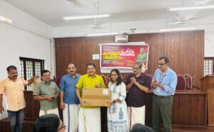Read more about the article ഒറ്റപ്പാലത്തെ സ്കൂളുകൾക്ക് എംഎൽഎ വികസന നിധിയിൽ നിന്ന് കമ്പ്യൂട്ടറുകൾ വിതരണം ചെയ്തു