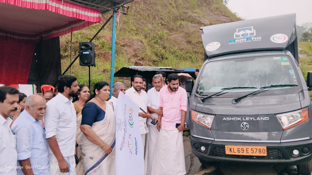 Read more about the article യാത്രാക്ലേശത്തിന് പരിഹാരവും സംരംഭങ്ങൾക്ക് കരുത്തുമായി കുടുംബശ്രീയുടെ ‘ആജീവിക ഗ്രാമീൺ എക്‌സ്പ്രസ് യോജന’