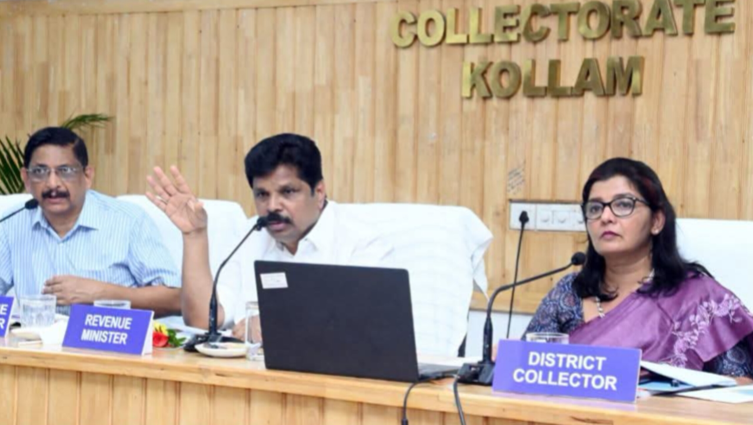 Read more about the article അർഹതയുള്ള എല്ലാവർക്കും പട്ടയം; 100 ദിന പരിപാടിയിൽ 5,000 പട്ടയങ്ങൾ വിതരണം ചെയ്യും: മന്ത്രി എ. പി. അനിൽ കുമാർ