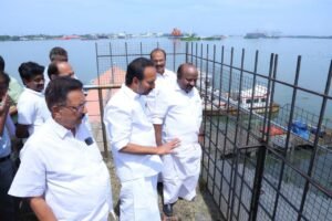 Read more about the article എറണാകുളം ബോട്ട് ജെട്ടി അന്താരാഷ്ട്ര നിലവാരത്തിലേക്ക്; സമഗ്ര നവീകരണത്തിന് നടപടി ആരംഭിക്കുമെന്ന് മന്ത്രി