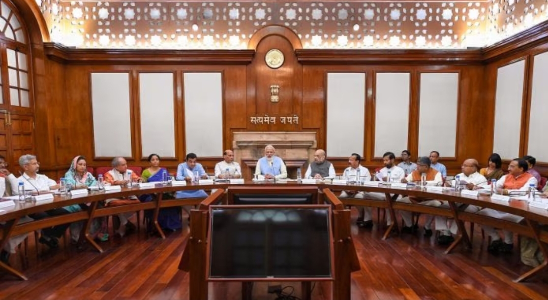You are currently viewing ചോദ്യപേപ്പർ ചോർച്ചയ്ക്ക് കടുത്ത ശിക്ഷ; 10 വർഷം തടവും ₹10 കോടി വരെ പിഴയും: കേന്ദ്ര മന്ത്രിസഭ ബില്ലിന് അംഗീകാരം