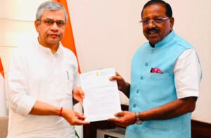 Read more about the article കാസർഗോഡ് റെയിൽവേ സ്റ്റേഷനിലെ പാർസൽ സേവനം പുനഃസ്ഥാപിക്കണം; കേന്ദ്ര റെയിൽവേ മന്ത്രിക്ക് നിവേദനം നൽകി രാജ്മോഹൻ ഉണ്ണിത്താൻ എംപി