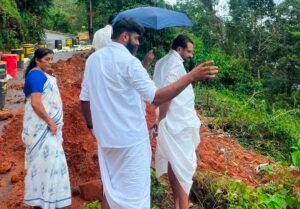Read more about the article കനത്ത മഴയിൽ തകർന്ന വണ്ണപ്പുറം–ചേലച്ചുവട് റോഡ് സന്ദർശിച്ച് എംഎൽഎ; ബസ് സർവീസ് പുനരാരംഭിക്കാൻ അടിയന്തര നിർദേശം