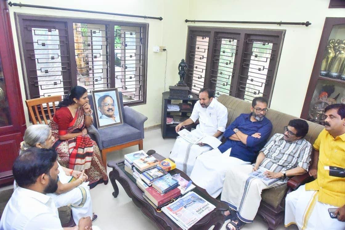Read more about the article എം.ടി. വാസുദേവൻ നായരുടെ പേരിൽ രാജ്യത്തെ ഏറ്റവും വിശാലമായ സാംസ്കാരിക പാർക്ക്; 50 കോടി രൂപയുടെ പദ്ധതി പ്രഖ്യാപിച്ച് മന്ത്രി പി.സി. വിഷ്ണുനാഥ്