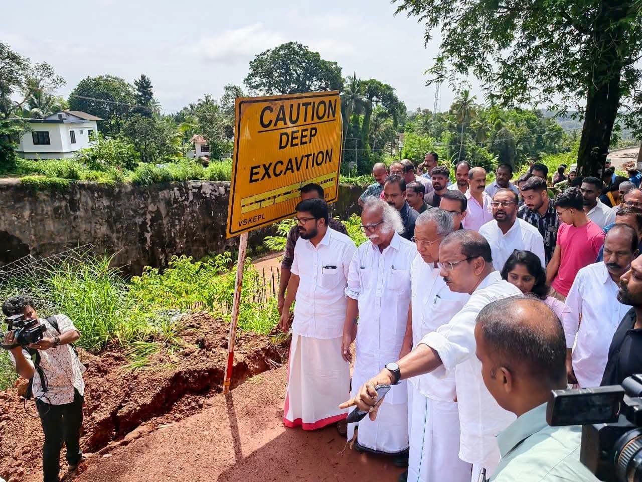 Read more about the article എളയാവൂരിൽ ദേശീയപാത വികസന മേഖലയിലെ മണ്ണിടിച്ചിൽ; ആശങ്കയിൽ പ്രദേശവാസികൾ