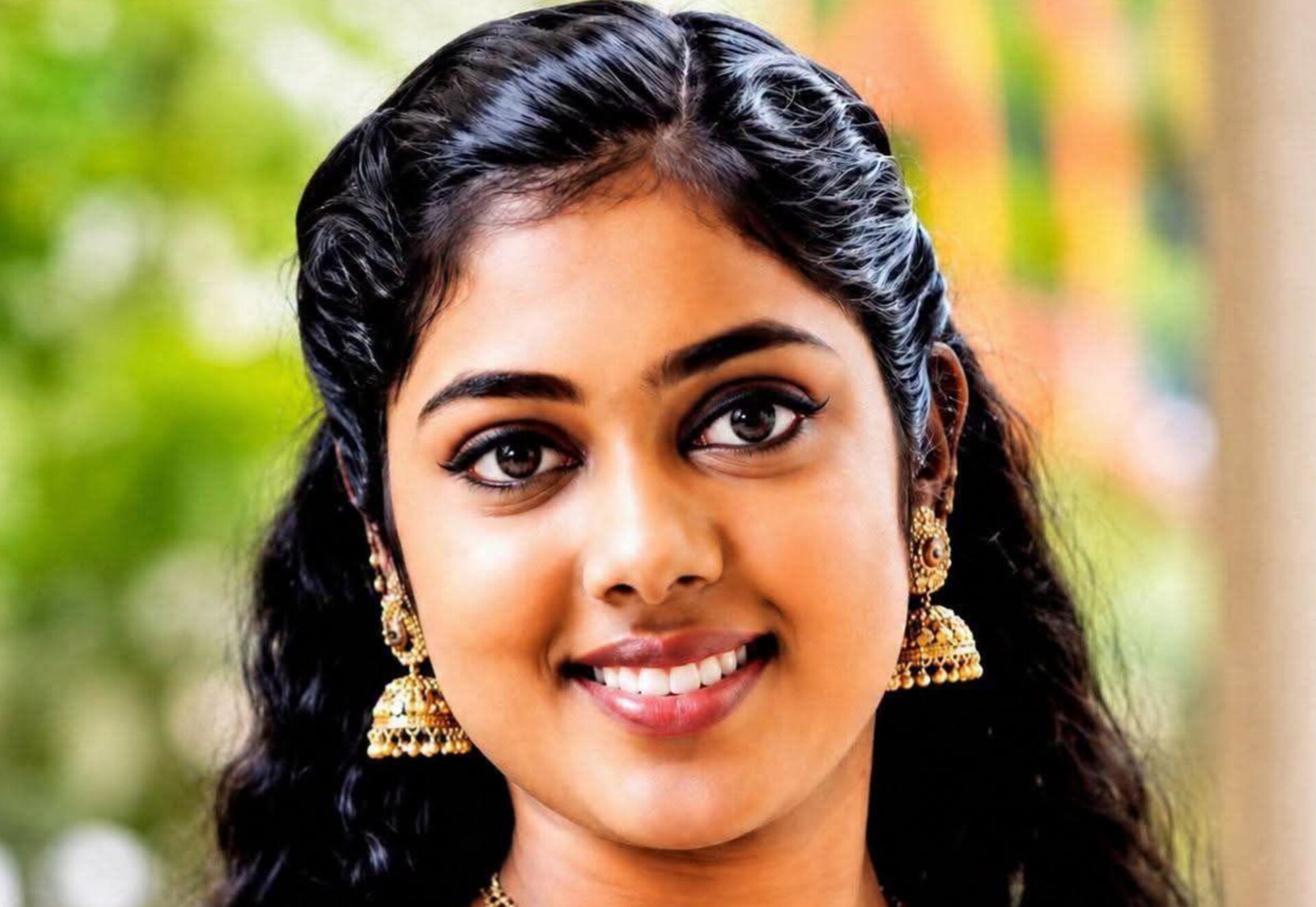You are currently viewing കൊല്ലത്ത് ഹോട്ടൽ കെട്ടിടത്തിൽ നിന്ന് ചാടി യുവതി മരിച്ചു