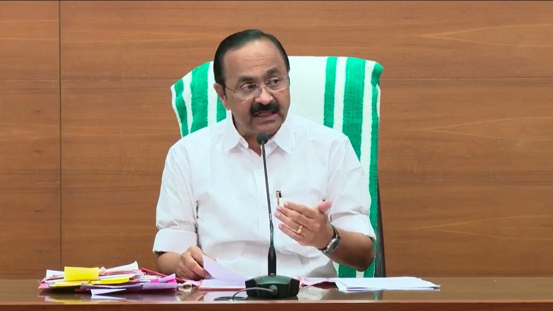 You are currently viewing സ്ത്രീകൾ വീടുകളിൽ ഒതുങ്ങി കഴിയേണ്ടവരല്ല; കാന്തപുരത്തിന്റെ നിലപാട് പുരോഗമന കേരളത്തിന് യോജിച്ചതല്ല: വി.ഡി. സതീശൻ