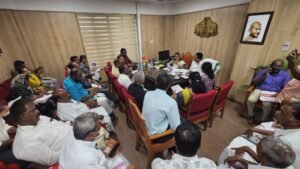 Read more about the article വണ്ടിപ്പെരിയാറിലെ പോബ്‌സ് തേയില എസ്റ്റേറ്റ് വീണ്ടും തുറക്കാൻ നടപടി; തൊഴിലാളി-മാനേജ്മെന്റ് പ്രതിനിധികളുമായി ചർച്ച