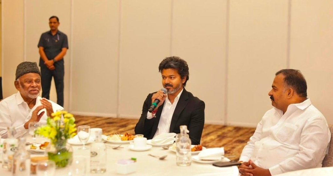 You are currently viewing ടിവികെ സഖ്യയോഗം: ഇടതുപക്ഷം വീണ്ടും വിട്ടുനിന്നു, കോൺഗ്രസുമായി ഭിന്നത മൂർച്ഛിക്കുന്നു