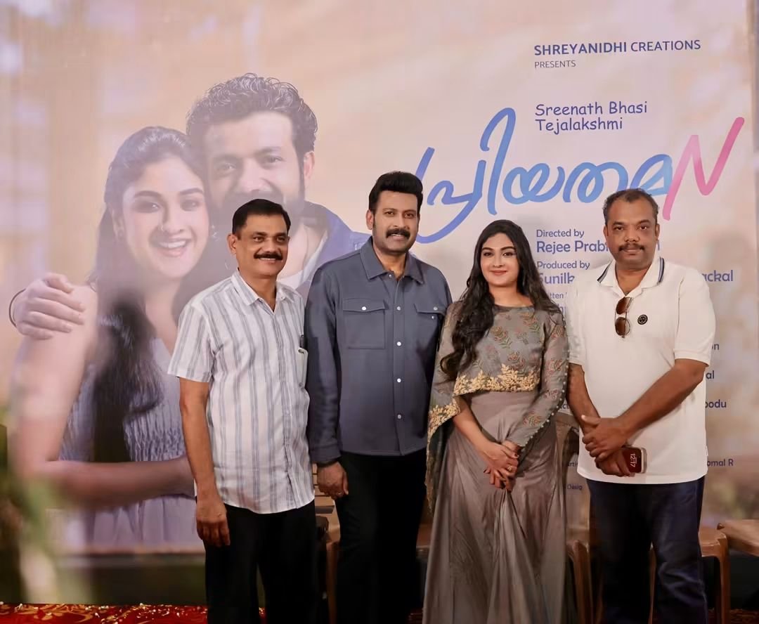 You are currently viewing കുഞ്ഞാറ്റയുടെ ആദ്യ സിനിമയുടെ ചിത്രീകരണം തുടങ്ങി; സന്തോഷം പങ്കുവെച്ച് മനോജ് കെ. ജയൻ