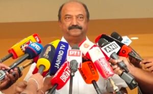 Read more about the article കാരുണ്യയിൽ മരുന്നില്ല; ദിവസം 450 രൂപയുടെ ഗുളിക വേണം, ജീവിക്കാൻ വയ്യാത്ത അവസ്ഥയെന്ന് രോഗി — കെ.എൻ. ബാലഗോപാൽ