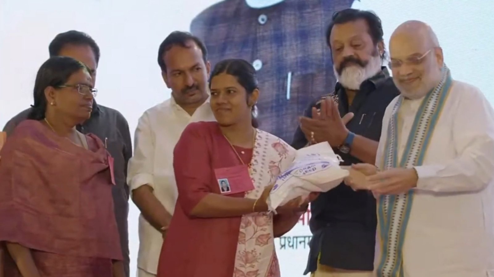 Read more about the article കുണ്ടറയിൽ സഹകരണ മേഖലയിലെ വികസന പദ്ധതികൾക്ക് തുടക്കം; അമിത് ഷാ ഉദ്ഘാടനം ചെയ്തു