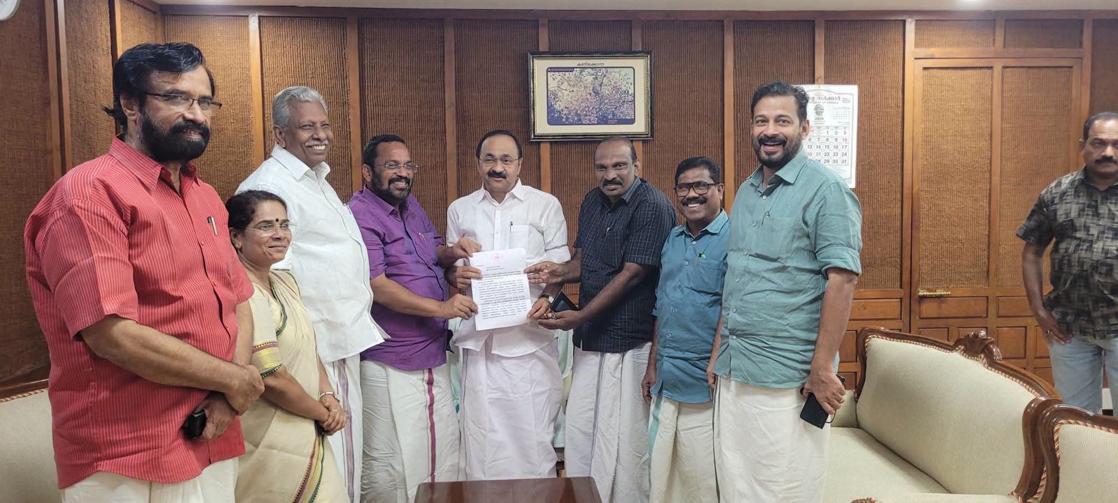 Read more about the article നാട്ടിക ടോൾ പിരിവ് തീരുമാനം റദ്ദാക്കണം; മുഖ്യമന്ത്രിക്ക് നിവേദനം നൽകി എൽഡിഎഫ് എംഎൽഎമാർ