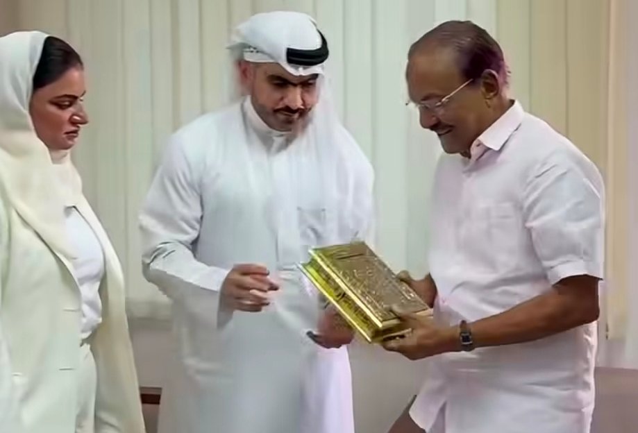 Read more about the article എമിറേറ്റ്‌സ് കാർഗോയുമായി സഹകരണം വിപുലീകരിക്കാൻ കേരളം; കയറ്റുമതി വർധിപ്പിക്കാൻ ചർച്ച